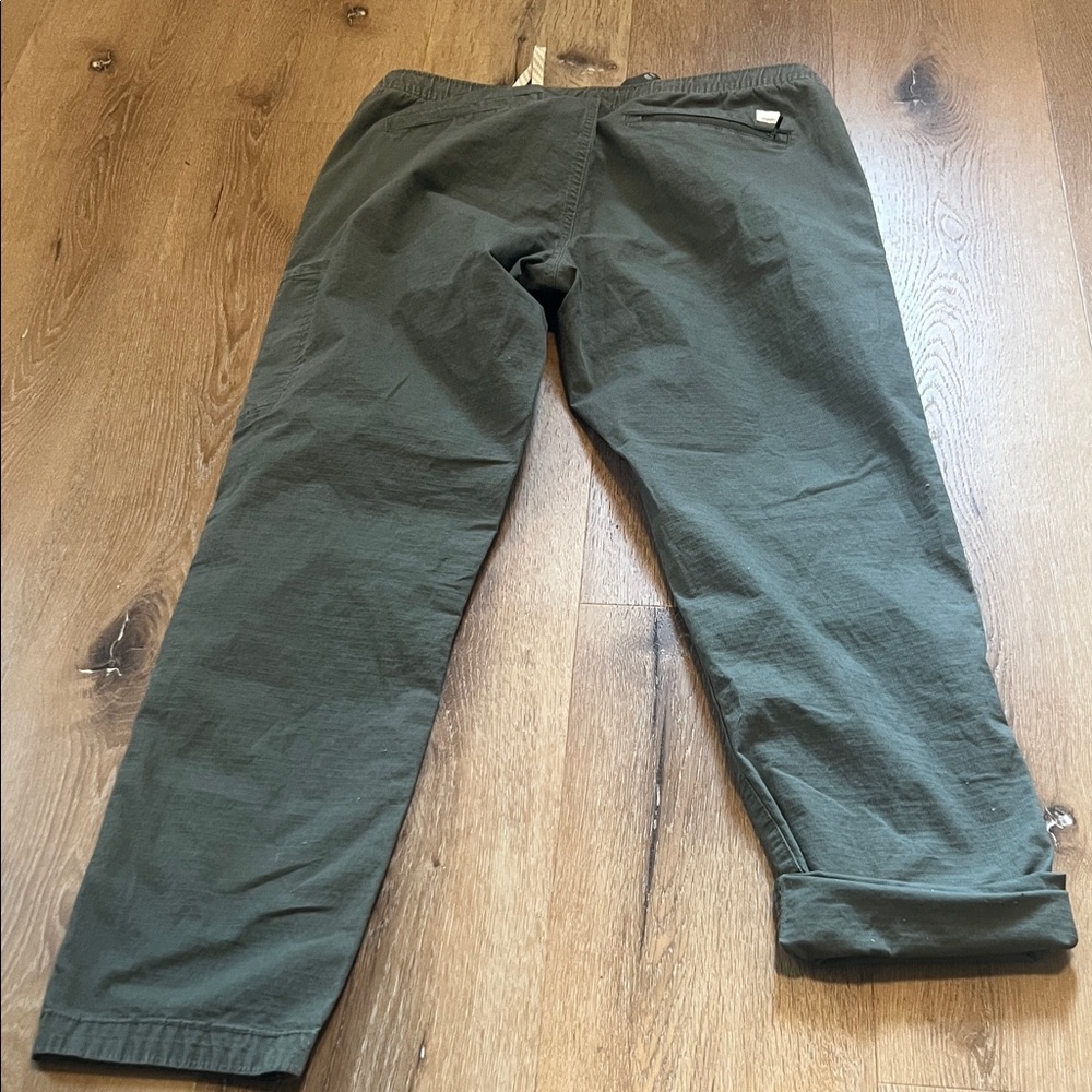 Women’s Vuori Ripstop Olive Green Casual Pants Size Medium - Picture 9 of 10